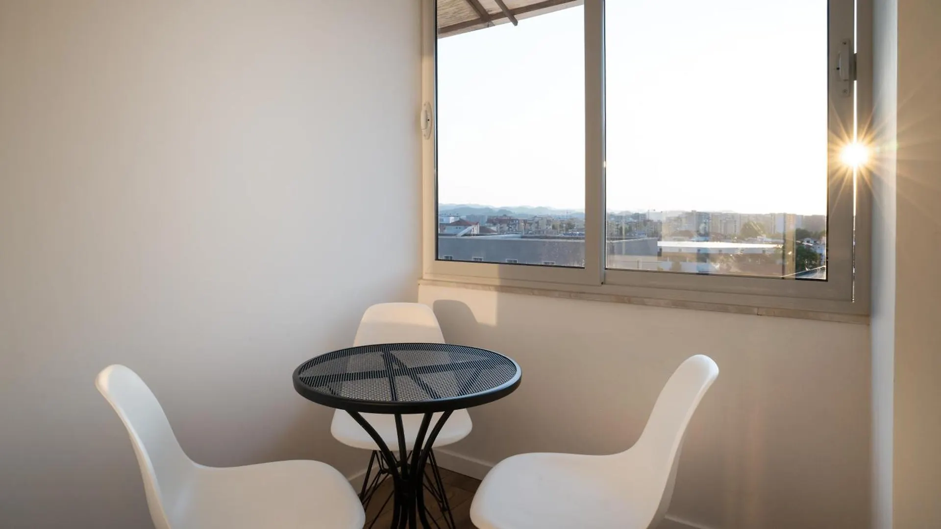 Chic Tirana City Apartment